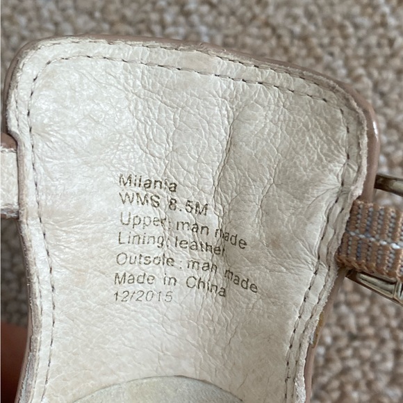 Kenneth Cole Milania Taupe
Heels Sz 8,5 - Picture 9 of 9